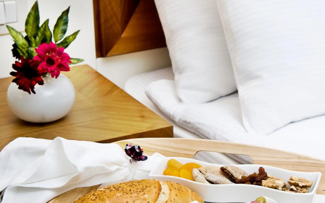 Tugcu Hotel Select