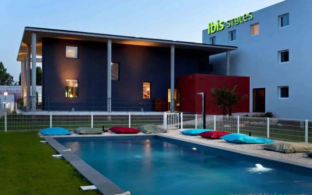 ibis Styles Pertuis Luberon