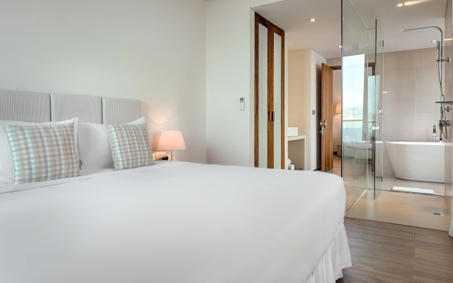 A La Carte Da Nang Beach