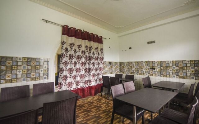 OYO 30855 Hotel Royal Residency