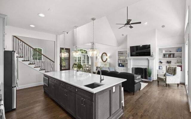 Make a Big Splash in 7BR Lake Norman Home!