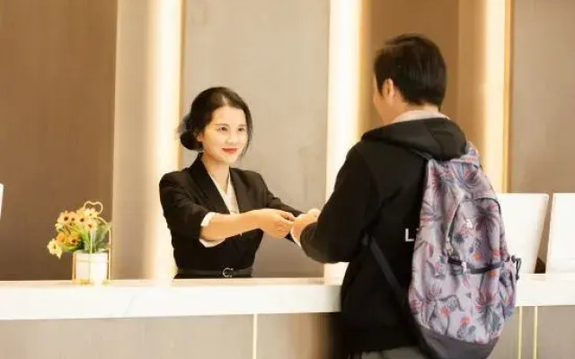 Mengzi Hongxiang Hotel