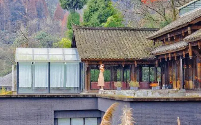 Dujiangyan Shili Mountain Jing Private Tang Hot Spring Resort Hotel (Qingchengshan Branch)