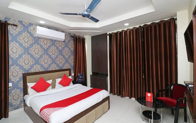 OYO 23660 Nath Residency Guest House