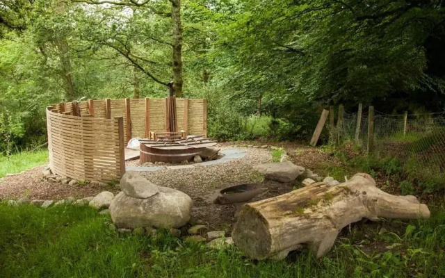 The elbowroom escape