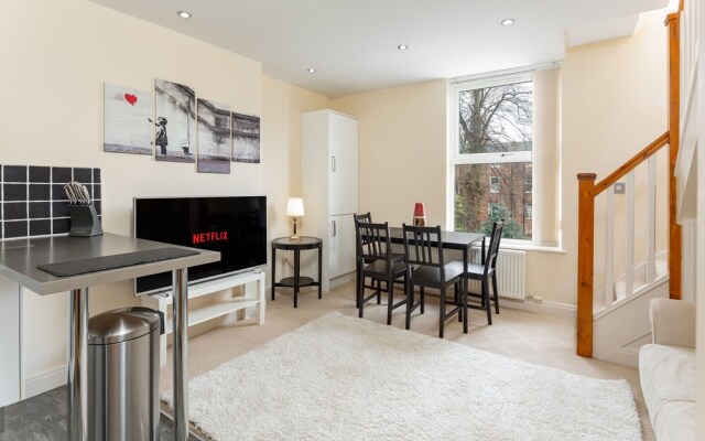 Cozy Stays Birchfields Manchester
