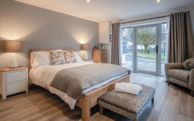 Suite 2 - Sleeping Giant Hotel - PEN Y CAE Inn