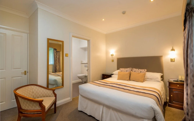 The Glen Yr Afon House Hotel
