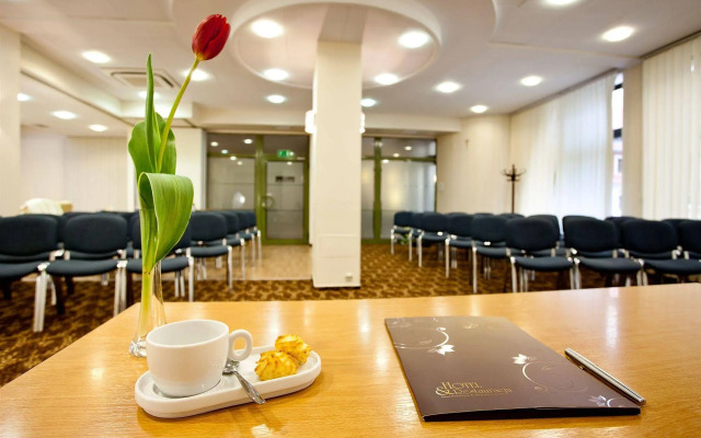 Duet Hotel