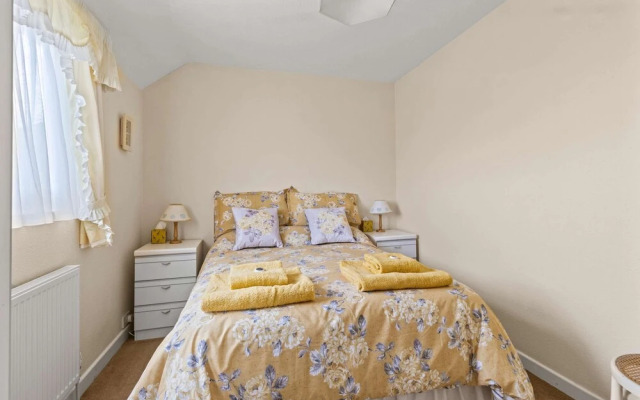The Coastal Crab - Family-friendly Three-bed Beach House in Pevensey