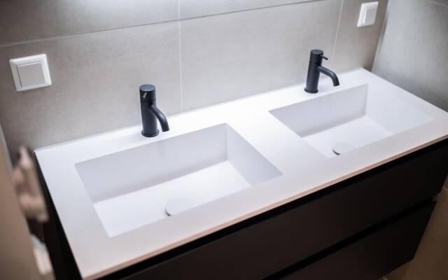 Alphabet 1 BR Apartment Ss177