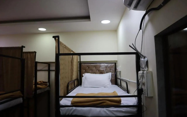 Indigo Room Sharing Dormitory - Near International Airport
