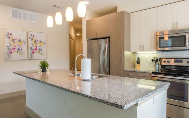 Bright Apartments by Frontdesk