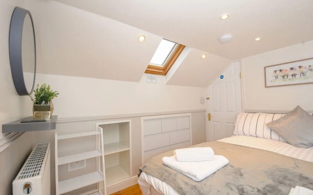 Curlew Lodge