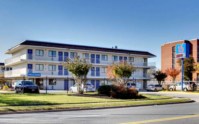 Motel 6 Capitol Heights, MD - Washington