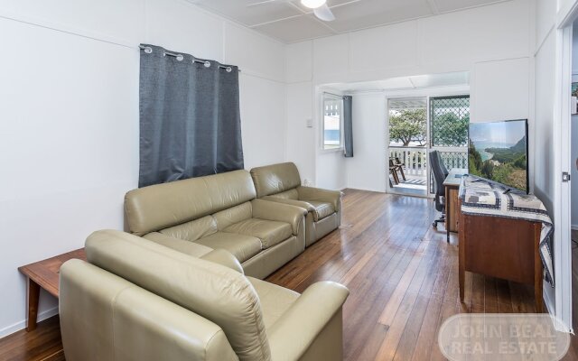 Brighton Waterfront Beach House