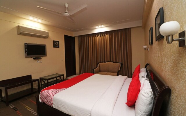 OYO 26915 Hotel North East Residency