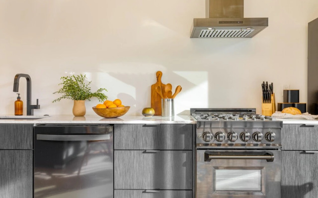 Blackhaus Suites by AvantStay – Modern Comfort in Downtown Palm Springs