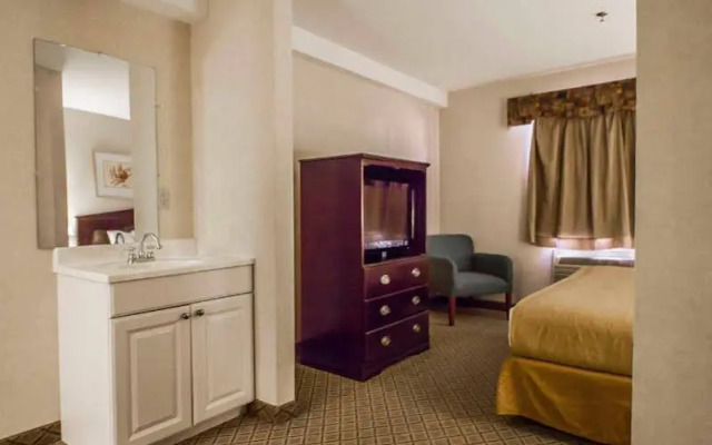 Quality Inn & Suites Torrington