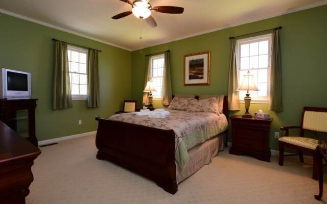 Forest Hill - 3 Br Home