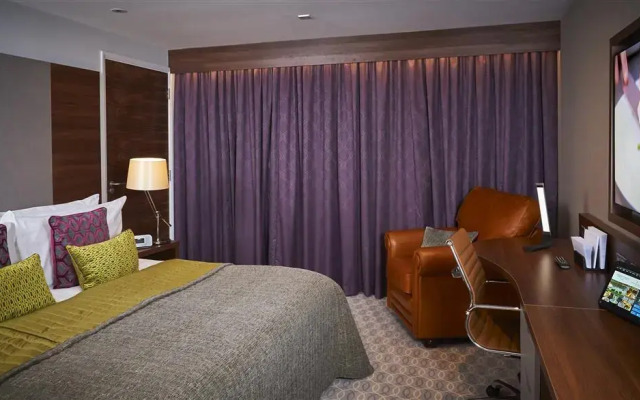 Drift Inn (Formerly The Waterfront Hotel)