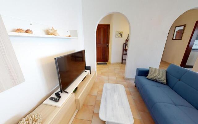 6th floor seafront apartment with open sea views