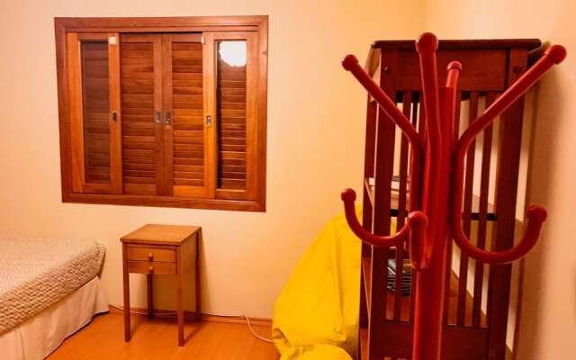 Espaço gourmet e home-office na Granja Viana