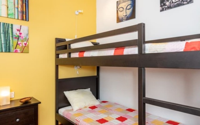 Apartment - 3 Bedrooms with Pool and WiFi - 107926