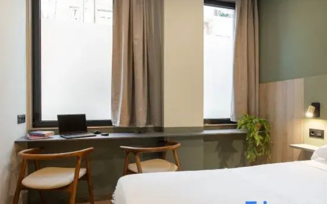 Ola Living Chamartín Studios