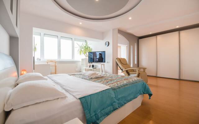 Nicopole Apartment