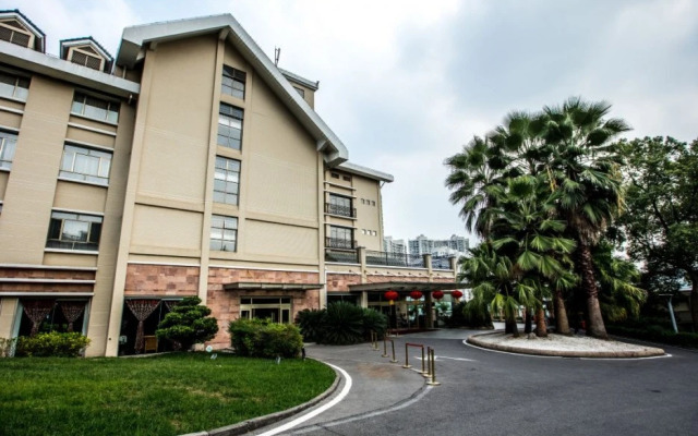 Yichang Guobin Garden Hotel