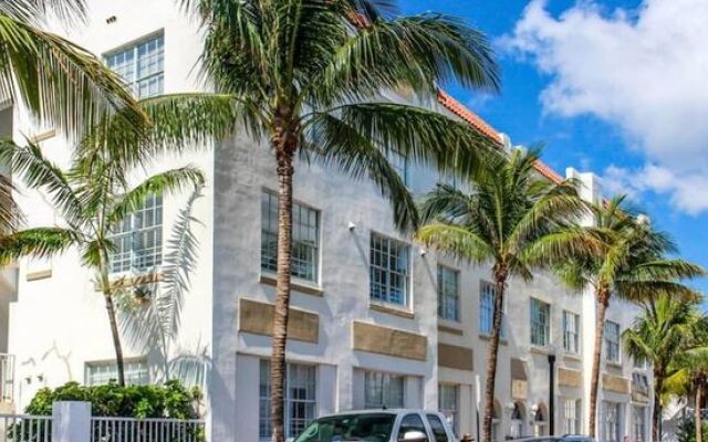 Sage on Ocean Drive Apartments