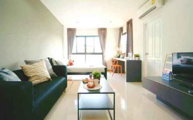 In Clover Apartment