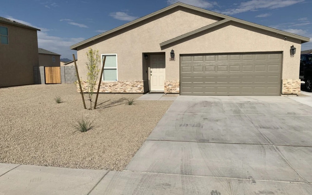Brand New Bullheadcity Pool Home