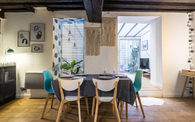 Chic Apartment With Patio - 2br/6p - Le Marais