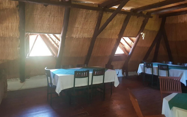 Nyangombe Safari Lodge