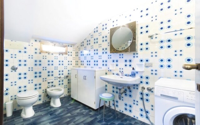 Flat Fiumelatte Terrace lake view