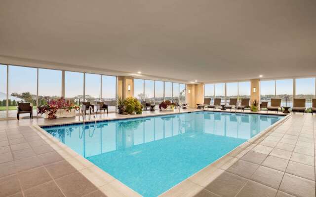 Wyndham Newport Hotel