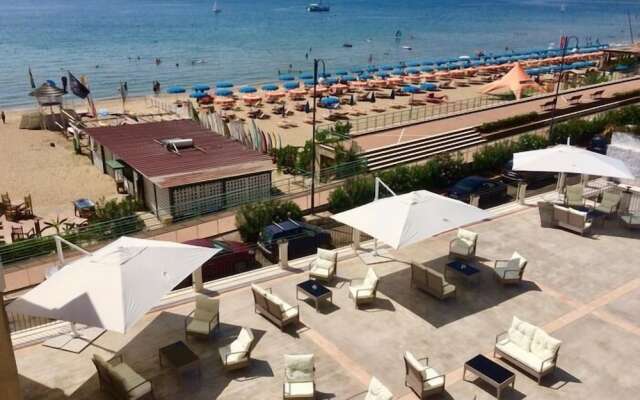 Klaton Beach Hotel