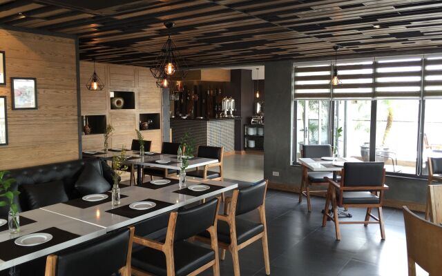 Bespoke Trendy Hotel Hanoi