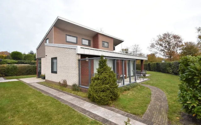 Villa in Kamperland With Garden