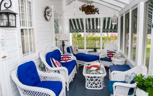 Harbor Knoll Bed & Breakfast