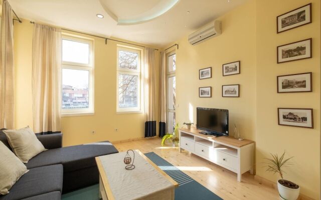 FM Deluxe 2-BDR Apartment - Fantastic Stay