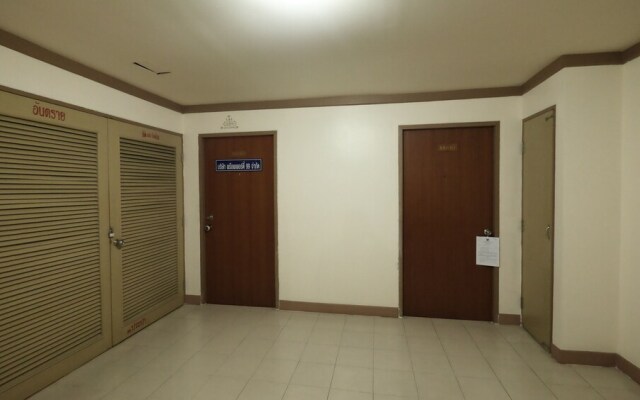 Nontsee Apartment