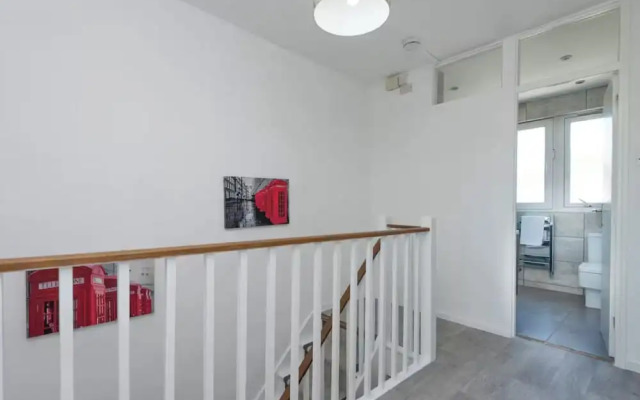 London Apartment With 3 Bedrooms