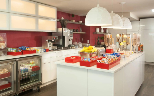 Delta Hotels by Marriott Orlando Lake Buena Vista