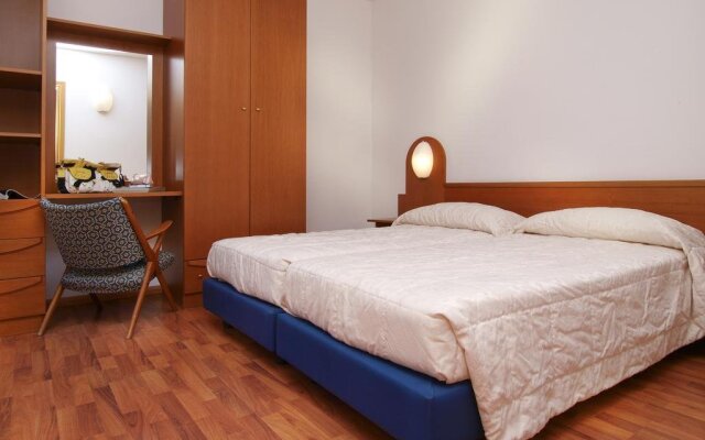 Aparthotel Englovacanze