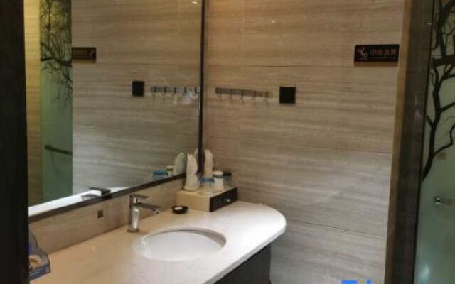 Lushui Nujiang Bund Hotel