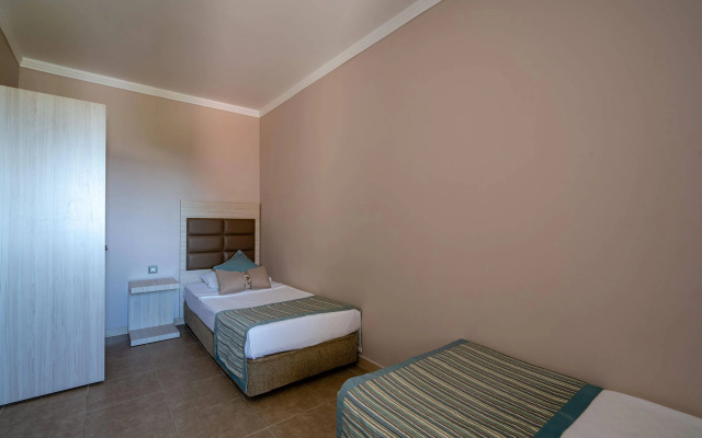 Palmeras Beach Hotel
