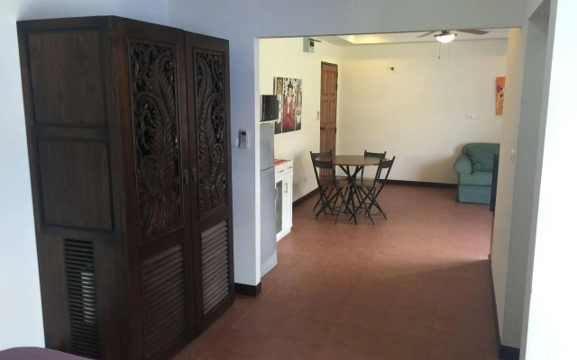 Merlin Plaza Apartments